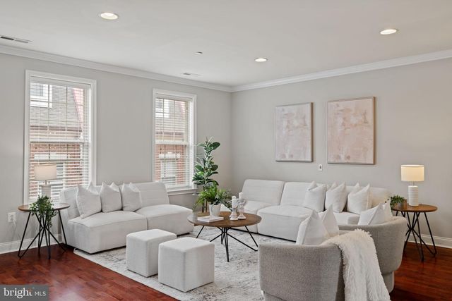 305 CAPTAINS WAY, Philadelphia, PA 19146