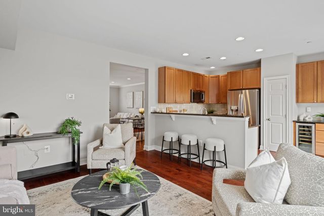 305 CAPTAINS WAY, Philadelphia, PA 19146