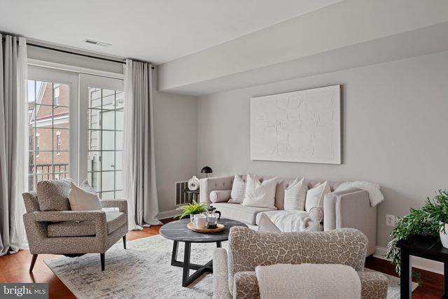 305 CAPTAINS WAY, Philadelphia, PA 19146