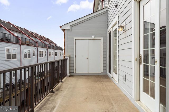 305 CAPTAINS WAY, Philadelphia, PA 19146