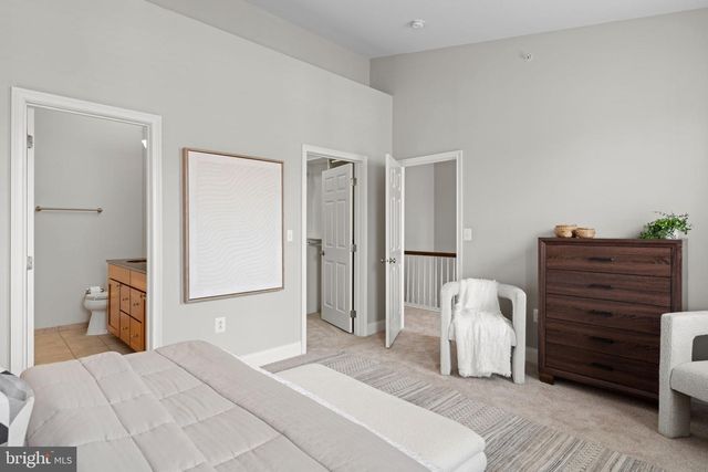 305 CAPTAINS WAY, Philadelphia, PA 19146