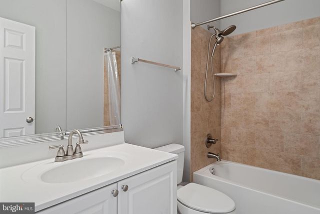 305 CAPTAINS WAY, Philadelphia, PA 19146