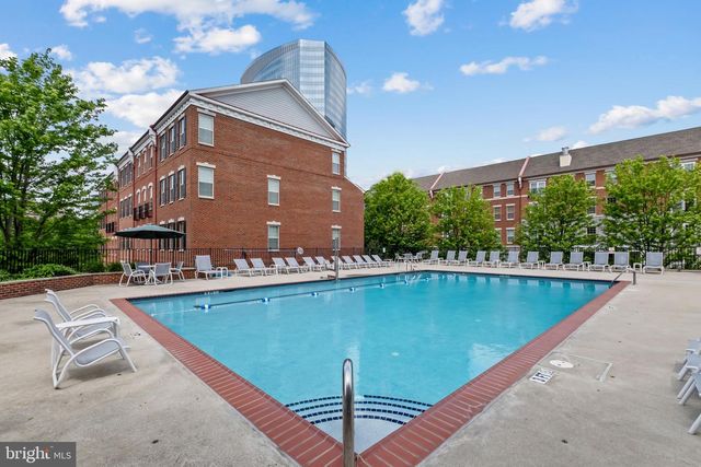 305 CAPTAINS WAY, Philadelphia, PA 19146