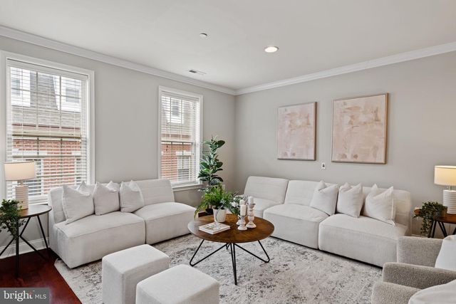 305 CAPTAINS WAY, Philadelphia, PA 19146