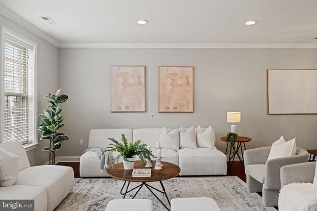 305 CAPTAINS WAY, Philadelphia, PA 19146