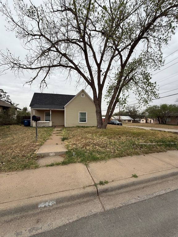 911 Elm Street, Sweetwater, TX 79556