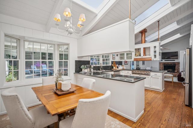 497 Fairway Dr, Novato, CA 94949