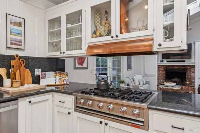 497 Fairway Dr, Novato, CA 94949