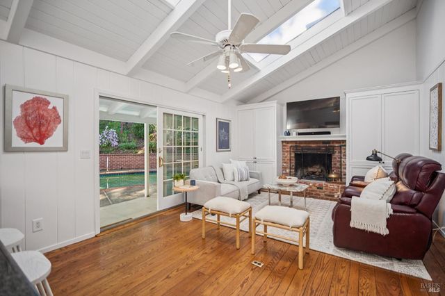 497 Fairway Dr, Novato, CA 94949