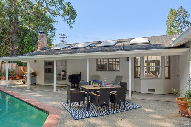 497 Fairway Dr, Novato, CA 94949