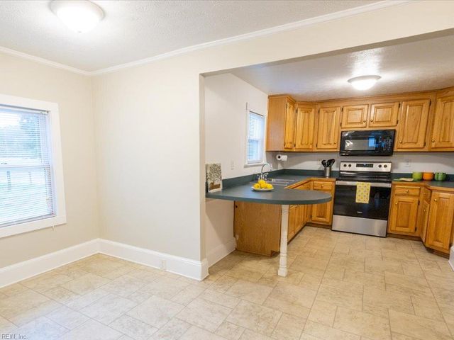 10804 Smiths Neck RD, Carrollton, VA 23314