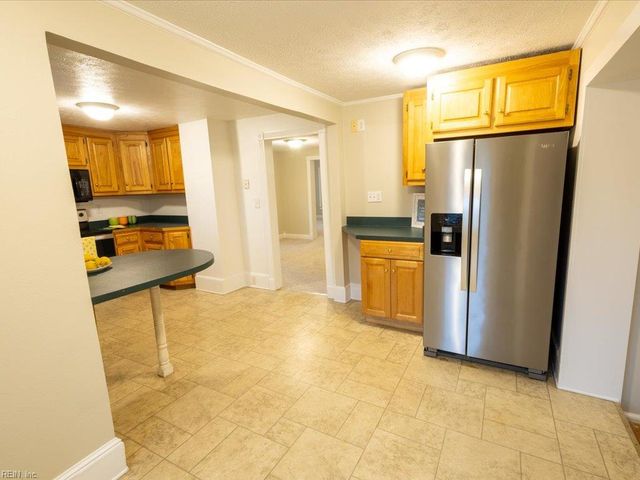 10804 Smiths Neck RD, Carrollton, VA 23314