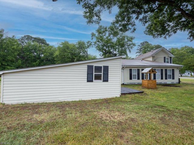 10804 Smiths Neck RD, Carrollton, VA 23314