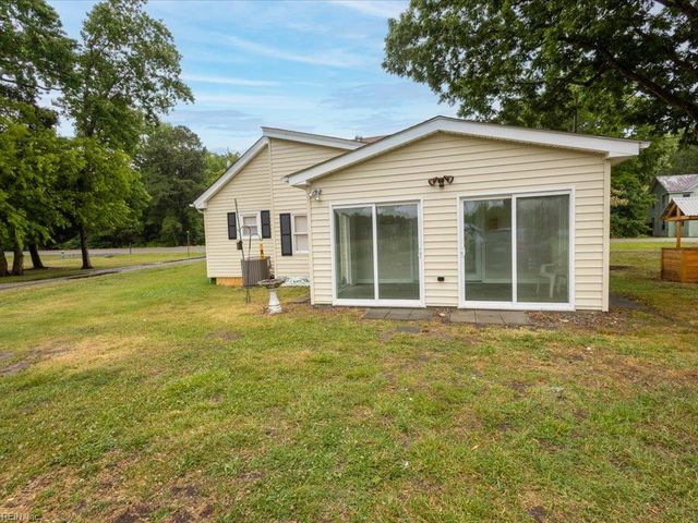 10804 Smiths Neck RD, Carrollton, VA 23314