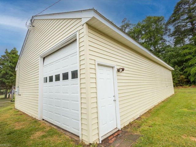 10804 Smiths Neck RD, Carrollton, VA 23314