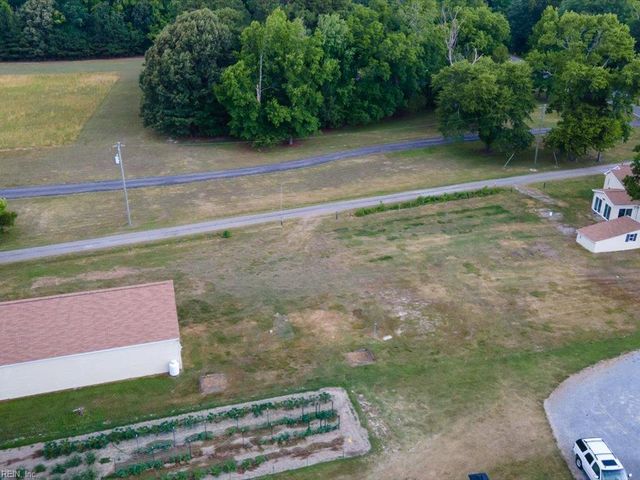 10804 Smiths Neck RD, Carrollton, VA 23314