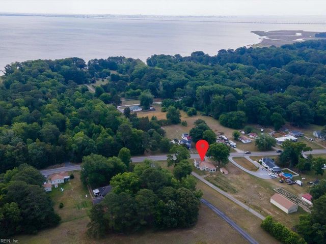 10804 Smiths Neck RD, Carrollton, VA 23314