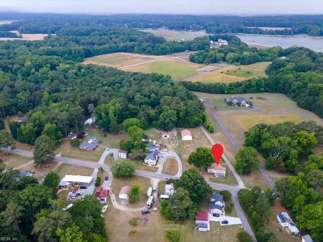10804 Smiths Neck RD, Carrollton, VA 23314