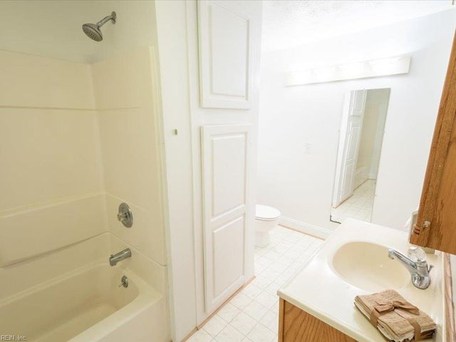 10804 Smiths Neck RD, Carrollton, VA 23314