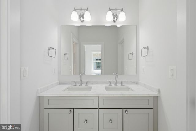 4632 3RD ST S, Arlington, VA 22204