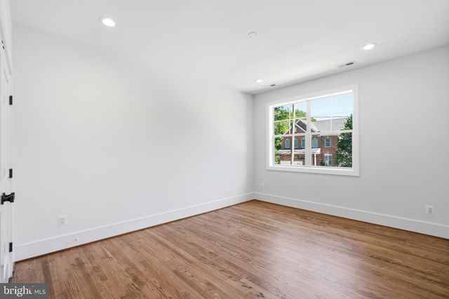 4632 3RD ST S, Arlington, VA 22204