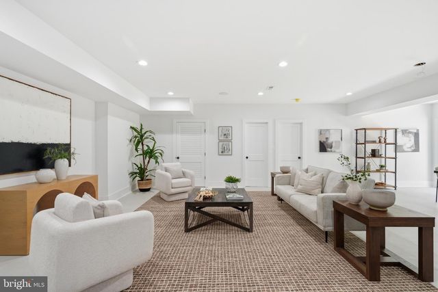4632 3RD ST S, Arlington, VA 22204