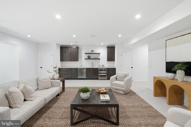 4632 3RD ST S, Arlington, VA 22204