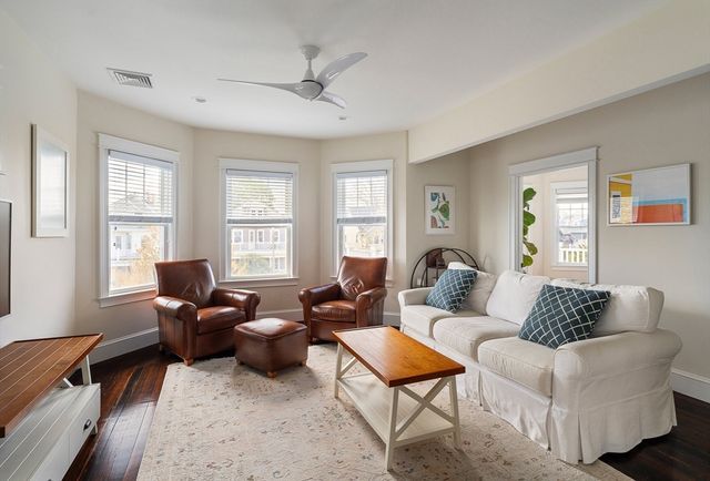 979 South St 2, Boston, MA 02131
