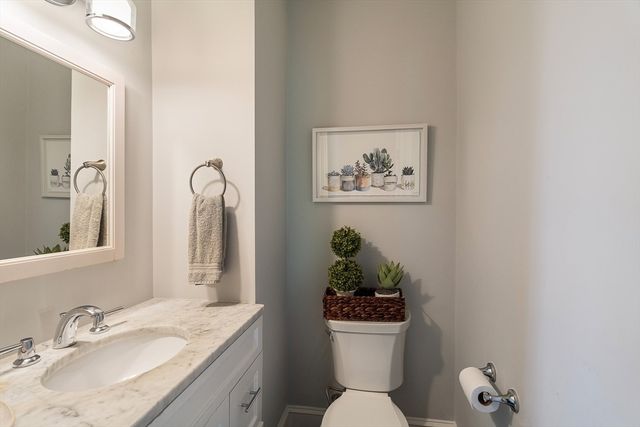 979 South St 2, Boston, MA 02131
