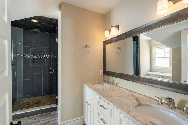 979 South St 2, Boston, MA 02131