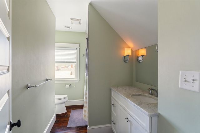 979 South St 2, Boston, MA 02131