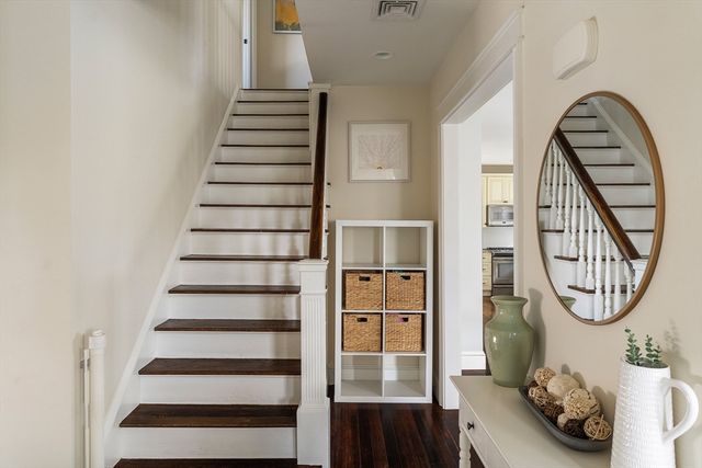 979 South St 2, Boston, MA 02131