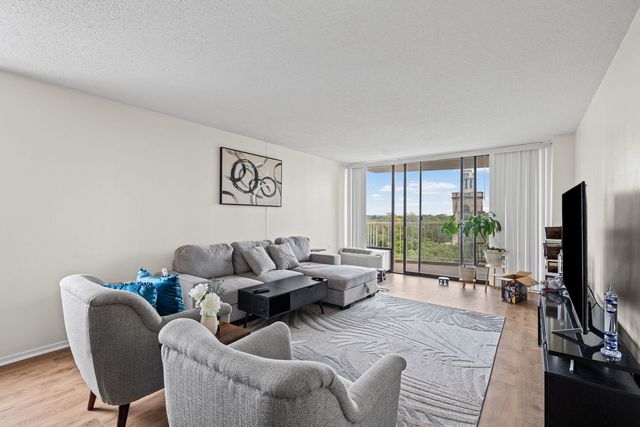3100 S King Drive 601, Chicago, IL 60616