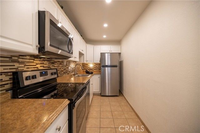 675 N Los Felices Circle 200, Palm Springs, CA 92262