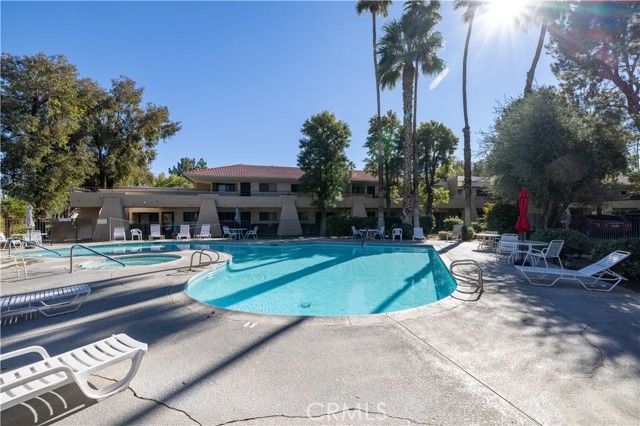 675 N Los Felices Circle 200, Palm Springs, CA 92262