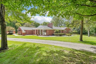 890 E Romeo Road, Oakland Twp, MI 48363