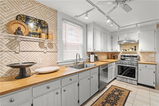 405 Edgedale Drive, High Point, NC 27262