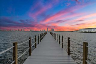 3040 Lake Shore Drive 101, Riviera Beach, FL 33404