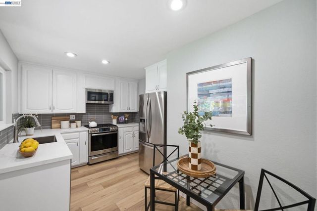 31139 Chicoine Ave, Hayward, CA 94544