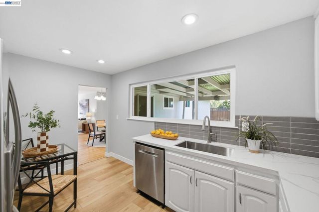 31139 Chicoine Ave, Hayward, CA 94544