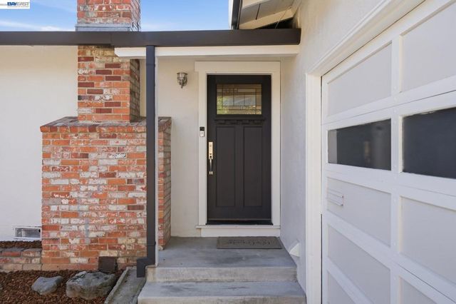31139 Chicoine Ave, Hayward, CA 94544