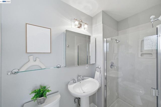 31139 Chicoine Ave, Hayward, CA 94544