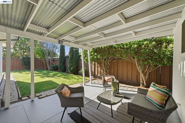 31139 Chicoine Ave, Hayward, CA 94544