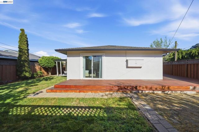 31139 Chicoine Ave, Hayward, CA 94544
