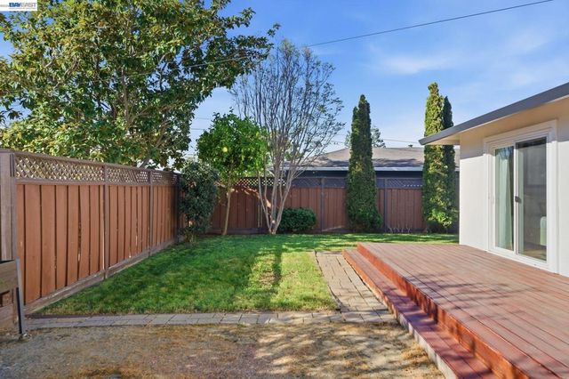 31139 Chicoine Ave, Hayward, CA 94544