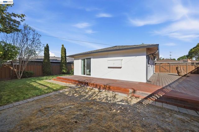 31139 Chicoine Ave, Hayward, CA 94544