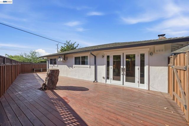 31139 Chicoine Ave, Hayward, CA 94544