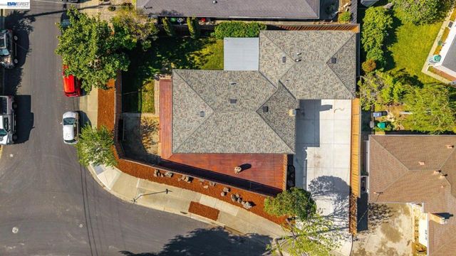 31139 Chicoine Ave, Hayward, CA 94544