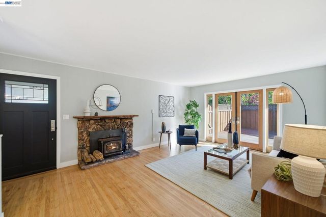 31139 Chicoine Ave, Hayward, CA 94544