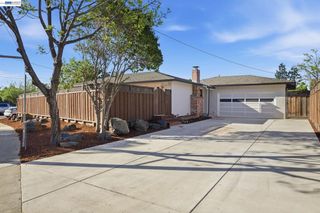 31139 Chicoine Ave, Hayward, CA 94544